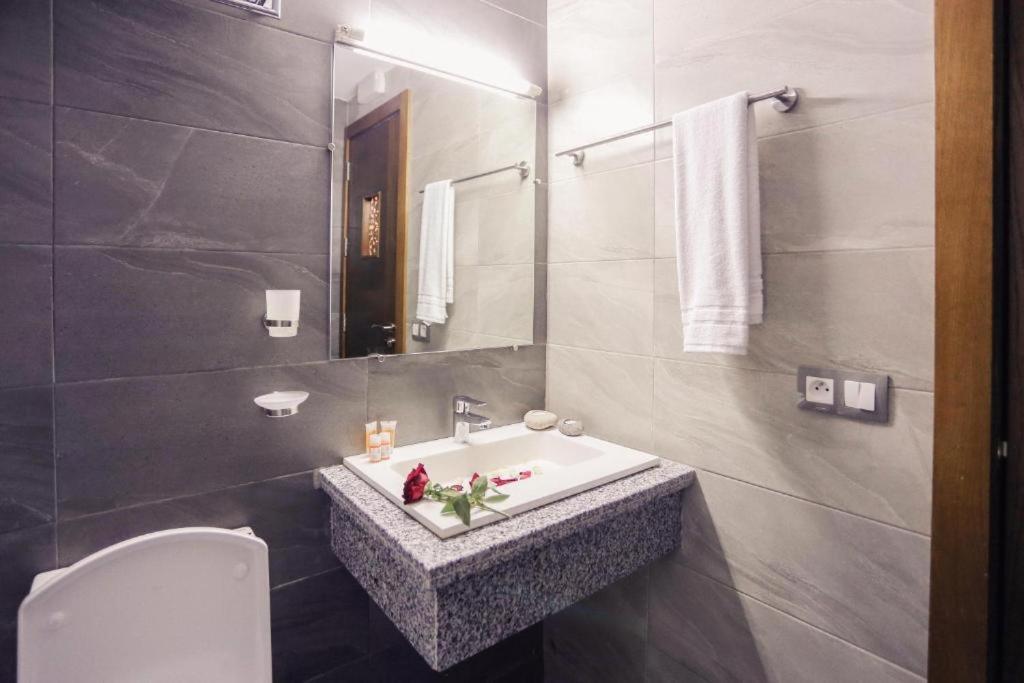 Hotel Makarim Tétouan Dış mekan fotoğraf